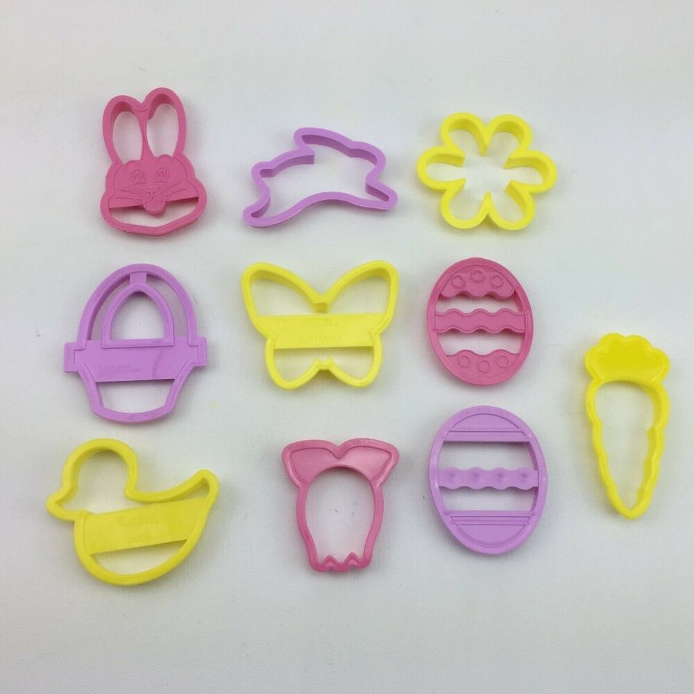 Wilton Easter 10 Piece Cookie Cutter Set Plastic Egg Pastel Bunny Carrot Basket